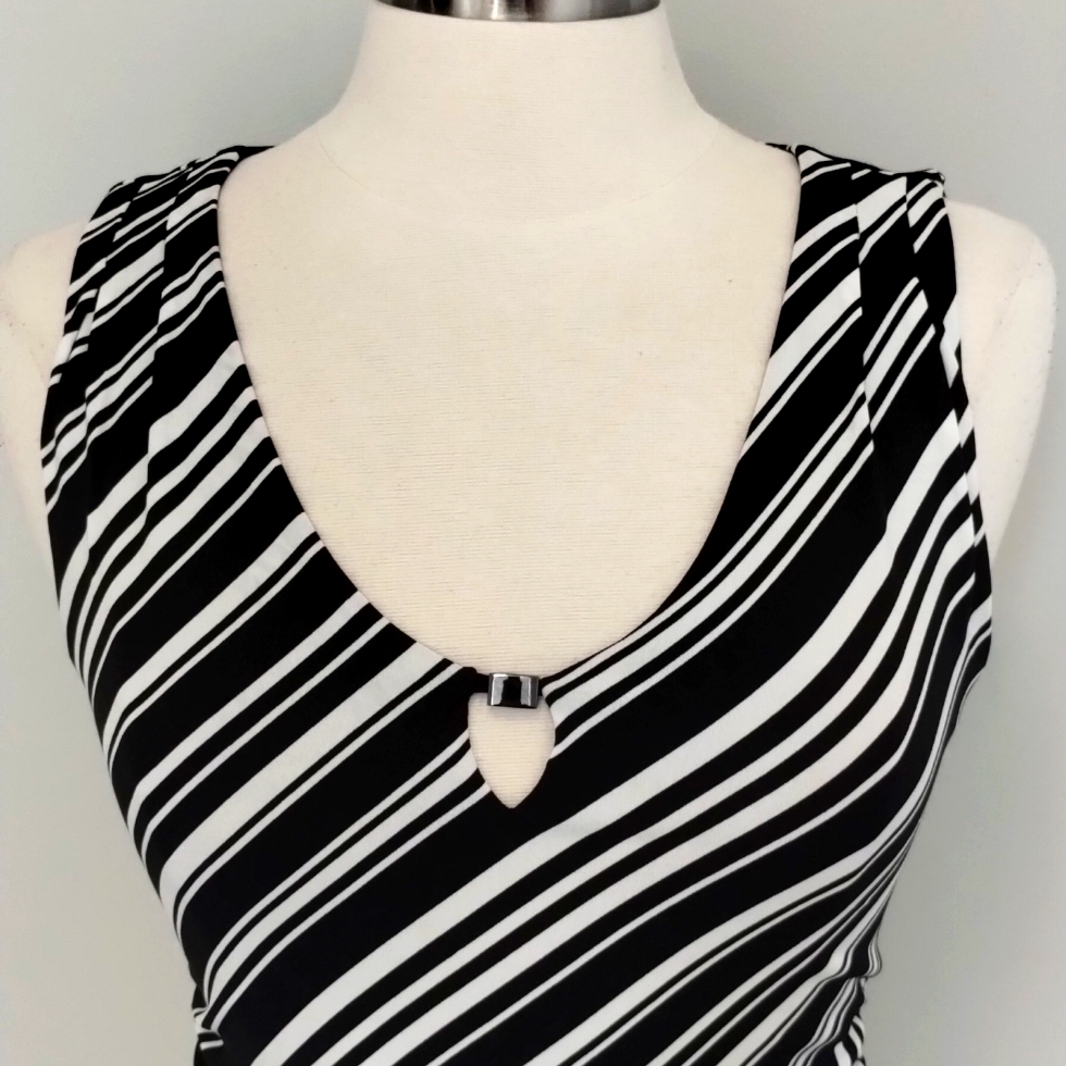 Top White House Black Market Tank Xs Size 0 / 2 Blouse